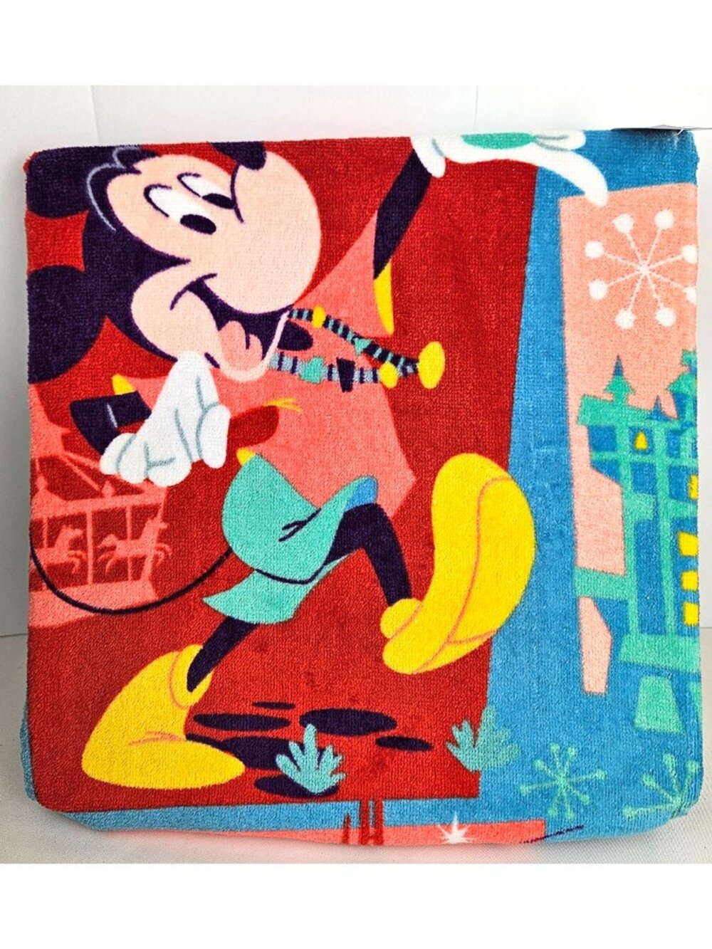 Disney Beach Towel Play In The Park Mickey Mouse and Friends New